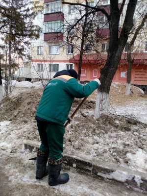 Работы по уборке снега по городу