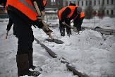 Продолжаются работы по уборке снега