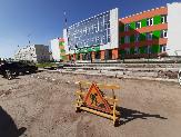 Продолжаются работы по обустройству пешеходного трафика около новой детской поликлиники по улице Ленина